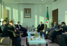صورة إبرام اتفاقية شراكة بين الجزائر وبريطانيا للتعريف بالمنتجات المحلية